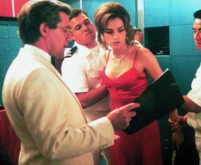 Подъем с глубины (1998) скачать торрент файл Подъем с глубины (1998) фильм скачать торрент файл