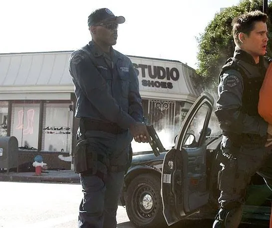 S.W.A.T.: Спецназ города ангелов (2003) в хорошем качестве скачать торрент файл S.W.A.T.: Спецназ города ангелов (2003) фильм в хорошем качестве скачать торрент файл