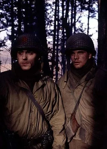 Когда молчат фанфары (1998) скачать торрент бесплатно Когда молчат фанфары (1998) фильм скачать торрент бесплатно