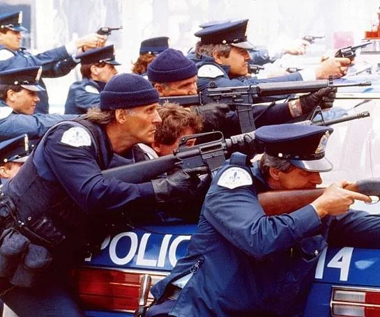 Ограбление (1985) скачать торрент бесплатно Ограбление (1985) фильм скачать торрент бесплатно