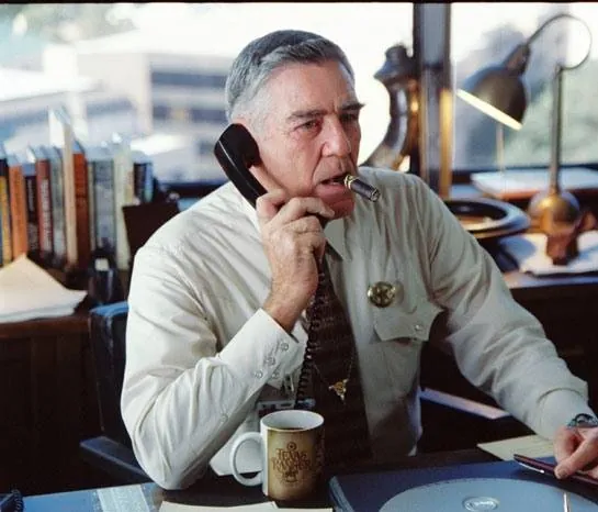 Крутой и цыпочки (2005) скачать торрент бесплатно Крутой и цыпочки (2005) фильм скачать торрент бесплатно