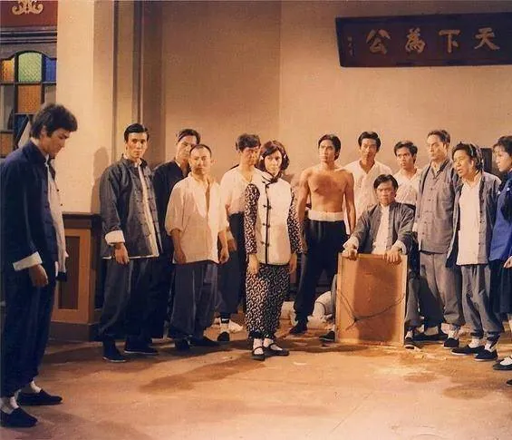 Кулак ярости (1972) скачать торрент бесплатно Кулак ярости (1972) фильм скачать торрент бесплатно