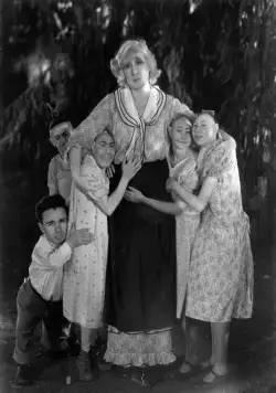 Уродцы (1932) в хорошем качестве скачать торрент файл Уродцы (1932) фильм в хорошем качестве скачать торрент файл