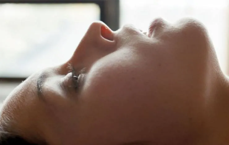 Ниже её губ (2016) в хорошем качестве скачать торрент файл Ниже её губ (2016) фильм в хорошем качестве скачать торрент файл