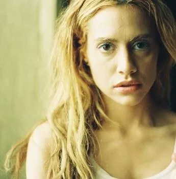 Безудержная (2010) скачать торрент бесплатно Безудержная (2010) фильм скачать торрент бесплатно