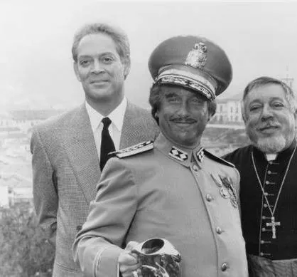 Луна над Парадором (1988) в хорошем качестве скачать торрент файл Луна над Парадором (1988) фильм в хорошем качестве скачать торрент файл