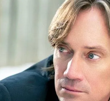 Костюм Санты (2010) скачать торрент бесплатно Костюм Санты (2010) фильм скачать торрент бесплатно