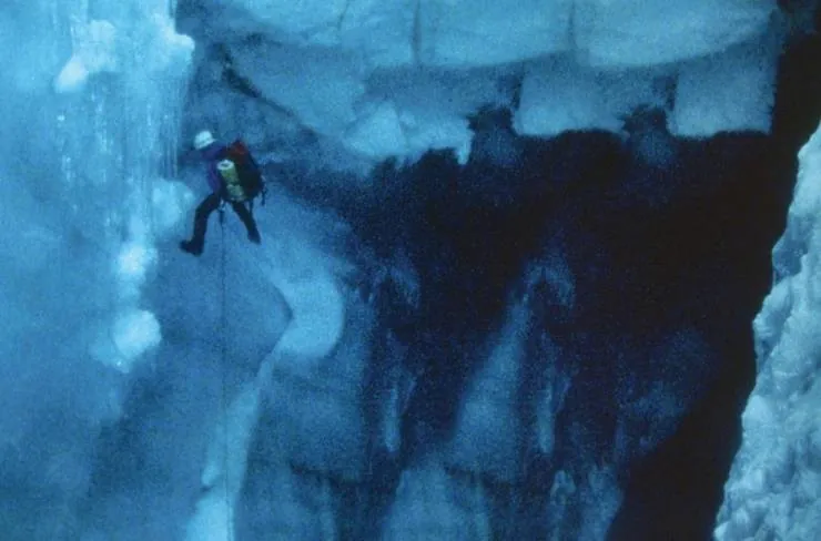 Касаясь пустоты (2003) скачать торрент бесплатно Касаясь пустоты (2003) фильм скачать торрент бесплатно