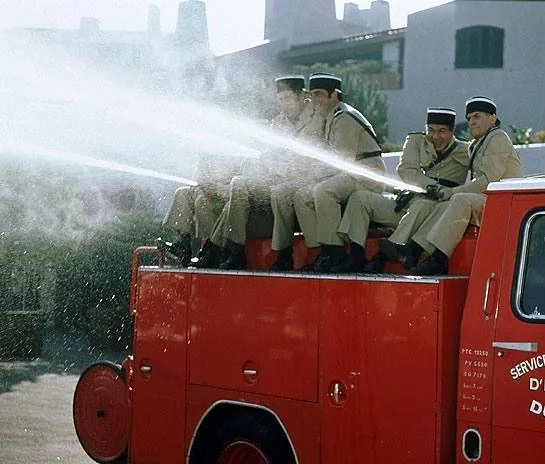 Жандарм и инопланетяне (1978) скачать торрент бесплатно Жандарм и инопланетяне (1978) фильм скачать торрент бесплатно