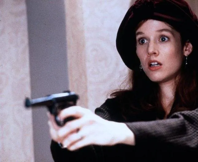 Пистолет в сумочке Бетти Лу (1992) скачать торрент бесплатно Пистолет в сумочке Бетти Лу (1992) фильм скачать торрент бесплатно