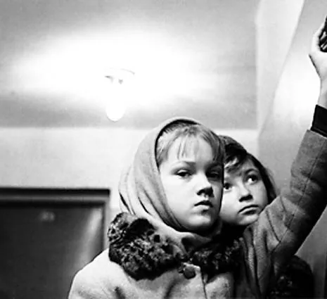 Звонят, откройте дверь (1965) скачать торрент бесплатно Звонят, откройте дверь (1965) фильм скачать торрент бесплатно