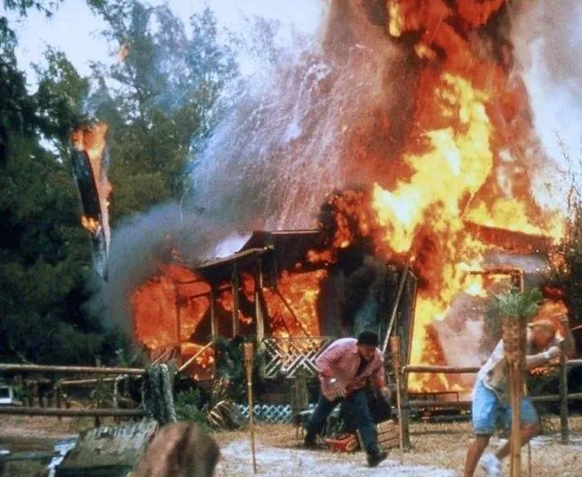 Остров МакКинси (1998) скачать торрент бесплатно Остров МакКинси (1998) фильм скачать торрент бесплатно