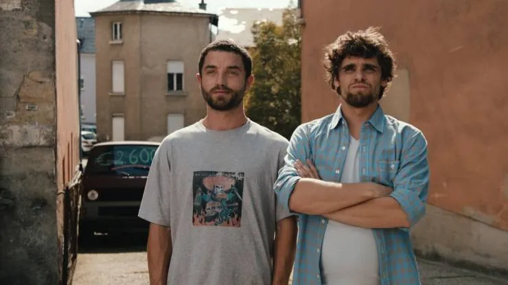 Дом на колёсах (2012) в хорошем качестве скачать торрент файл Дом на колёсах (2012) фильм в хорошем качестве скачать торрент файл