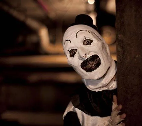 Канун Дня всех святых (2013) скачать торрент бесплатно Канун Дня всех святых (2013) фильм скачать торрент бесплатно