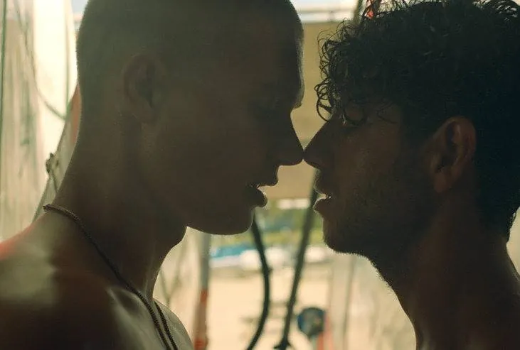 Просто друзья (2018) скачать торрент файл Просто друзья (2018) фильм скачать торрент файл