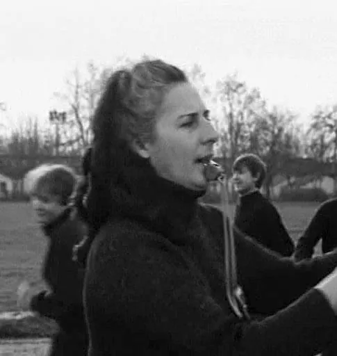 Долгие проводы (1971) скачать торрент бесплатно Долгие проводы (1971) фильм скачать торрент бесплатно