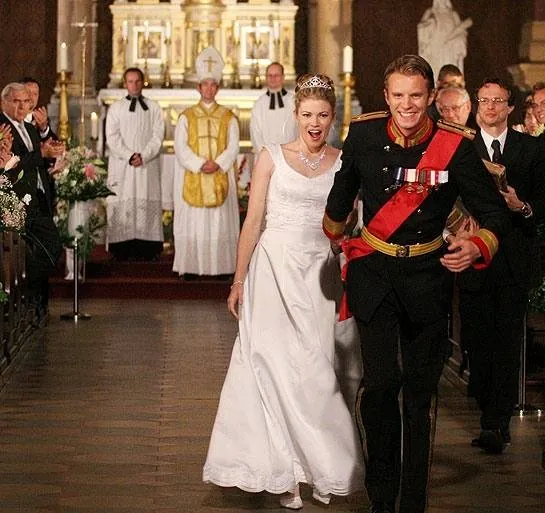 Принц и я: Королевская свадьба (2006) скачать торрент файл Принц и я: Королевская свадьба (2006) фильм скачать торрент файл