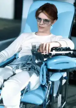 Человек, который упал на Землю (1976) в хорошем качестве скачать торрент файл Человек, который упал на Землю (1976) фильм в хорошем качестве скачать торрент файл