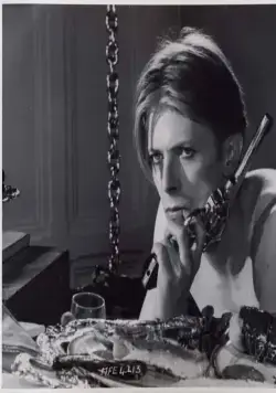 Человек, который упал на Землю (1976) скачать торрент файл Человек, который упал на Землю (1976) фильм скачать торрент файл