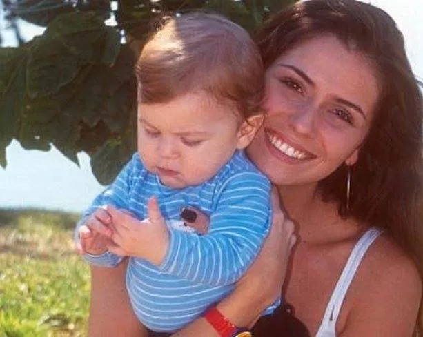 Семейные узы (2000) 1 сезон 1-148,149,150 серия скачать торрент бесплатно Семейные узы (2000) сериал 1-148,149,150 серию 1 сезона скачать торрент бесплатно