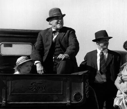 Счастливые звезды над Генриеттой (1995) в хорошем качестве скачать торрент файл Счастливые звезды над Генриеттой (1995) фильм в хорошем качестве скачать торрент файл