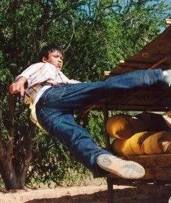 Рожденный сражаться (2004) в хорошем качестве скачать торрент файл Рожденный сражаться (2004) фильм в хорошем качестве скачать торрент файл