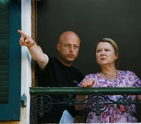 Наша безумная жизнь (2005) скачать торрент бесплатно Наша безумная жизнь (2005) фильм скачать торрент бесплатно