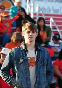 Сквозь тьму (2011) скачать торрент файл Сквозь тьму (2011) фильм скачать торрент файл