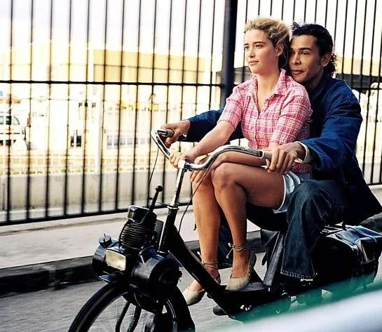 Лила говорит (2004) скачать торрент бесплатно Лила говорит (2004) фильм скачать торрент бесплатно