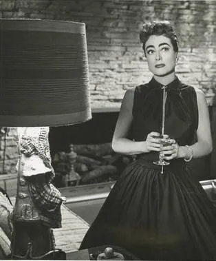 Женщина на пляже (1955) скачать торрент бесплатно Женщина на пляже (1955) фильм скачать торрент бесплатно