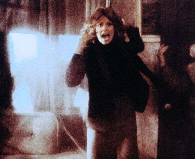 Похоронены, но не мертвы (1981) в хорошем качестве скачать торрент файл Похоронены, но не мертвы (1981) фильм в хорошем качестве скачать торрент файл