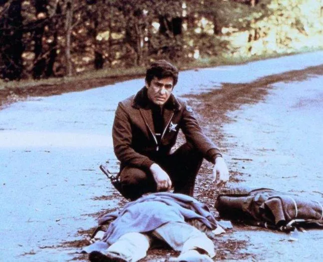 Похоронены, но не мертвы (1981) скачать торрент файл Похоронены, но не мертвы (1981) фильм скачать торрент файл