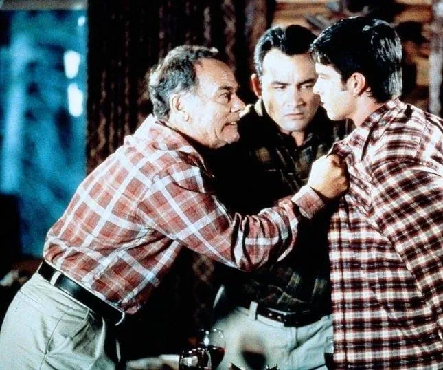 Семейные тайны (1999) скачать торрент файл Семейные тайны (1999) фильм скачать торрент файл