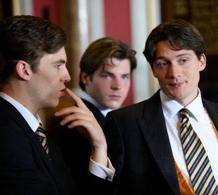 Троица (2009) в хорошем качестве скачать торрент файл Троица (2009) сериал в хорошем качестве скачать торрент файл