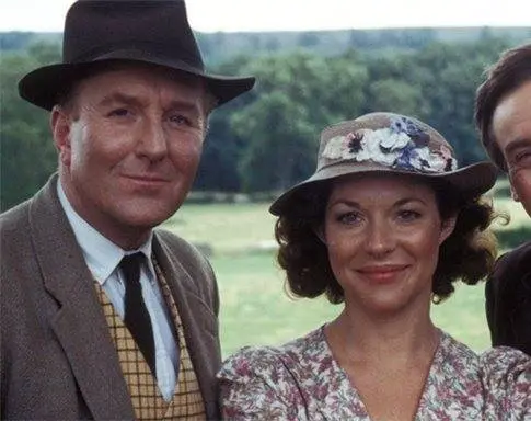 О всех созданиях - больших и малых (1978) 1 сезон 1-11,12,13 серия скачать торрент файл О всех созданиях - больших и малых (1978) сериал 1-11,12,13 серию 1 сезона скачать торрент файл