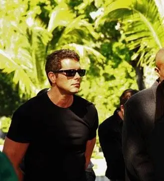 Кто-то смотрит на тебя (2010) в хорошем качестве скачать торрент файл Кто-то смотрит на тебя (2010) сериал в хорошем качестве скачать торрент файл