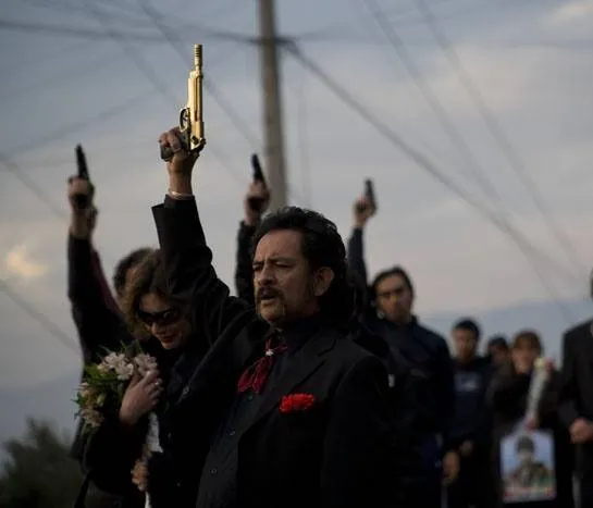 Беглецы (2011) 1 сезон 1-11,12,13 серия в хорошем качестве скачать торрент файл Беглецы (2011) сериал 1-11,12,13 серию 1 сезона в хорошем качестве скачать торрент файл