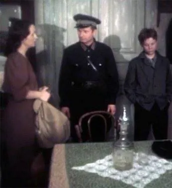 Третий в пятом ряду (1984) скачать торрент бесплатно Третий в пятом ряду (1984) фильм скачать торрент бесплатно