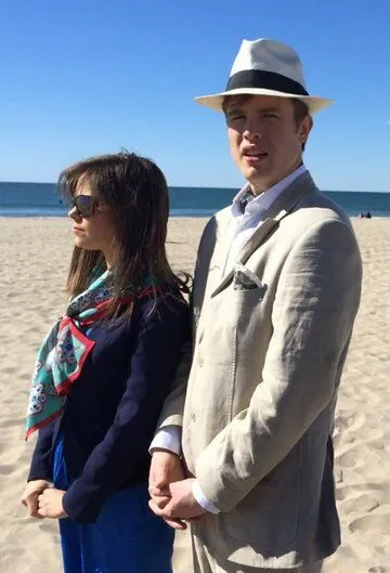 Почти королевская семья / Almost Royal (2014) cериал скачать через торрет бесплатно в хорошем качестве