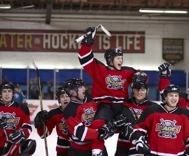 Хоккейный мюзикл (2010) в хорошем качестве скачать торрент файл Хоккейный мюзикл (2010) фильм в хорошем качестве скачать торрент файл