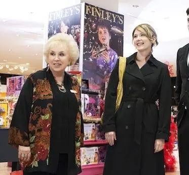 Миссис Чудо в Манхэттене (2010) скачать торрент файл Миссис Чудо в Манхэттене (2010) фильм скачать торрент файл