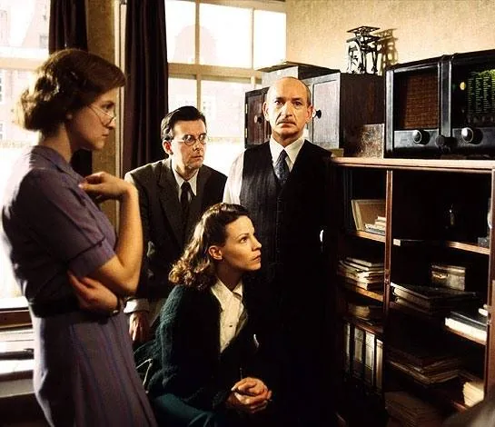 Анна Франк (2001) скачать торрент бесплатно Анна Франк (2001) сериал скачать торрент бесплатно