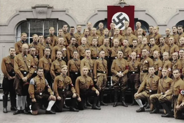 Апокалипсис: Гитлер (2011) 1 сезон 1-1,2 серия скачать торрент бесплатно Апокалипсис: Гитлер (2011) сериал 1-1,2 серию 1 сезона скачать торрент бесплатно