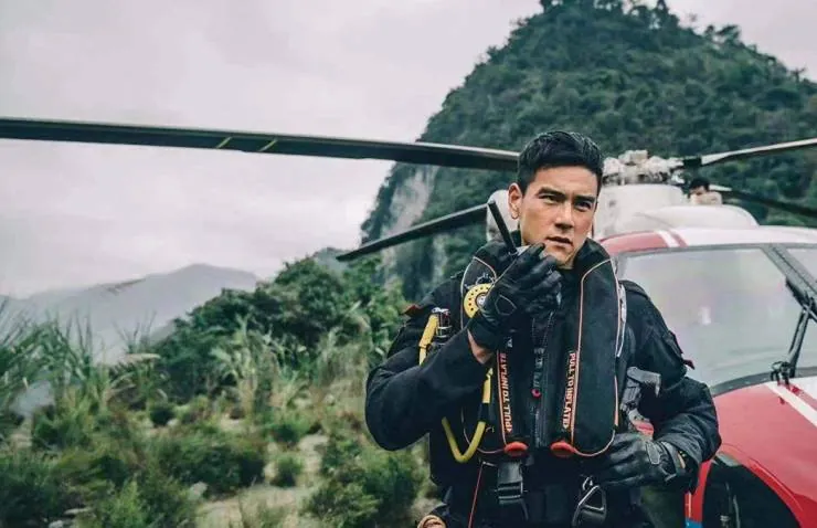 Служба спасения (2020) скачать торрент бесплатно Служба спасения (2020) фильм скачать торрент бесплатно