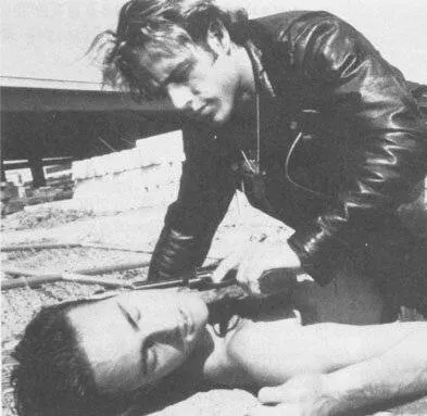 Оголенный провод (1992) скачать торрент файл Оголенный провод (1992) фильм скачать торрент файл