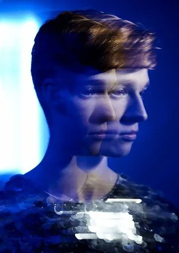 Блестки в голубой комнате / Sequin in a Blue Room (2019) фильм скачать через торрет бесплатно в хорошем качестве