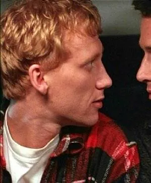 Спальни и прихожие (1998) скачать торрент бесплатно Спальни и прихожие (1998) фильм скачать торрент бесплатно