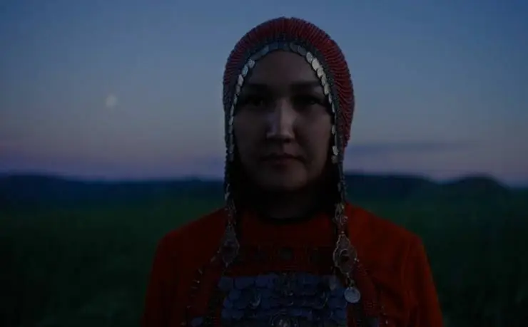 Тонкой нитью (2023) в хорошем качестве скачать торрент файл Тонкой нитью (2023) фильм в хорошем качестве скачать торрент файл