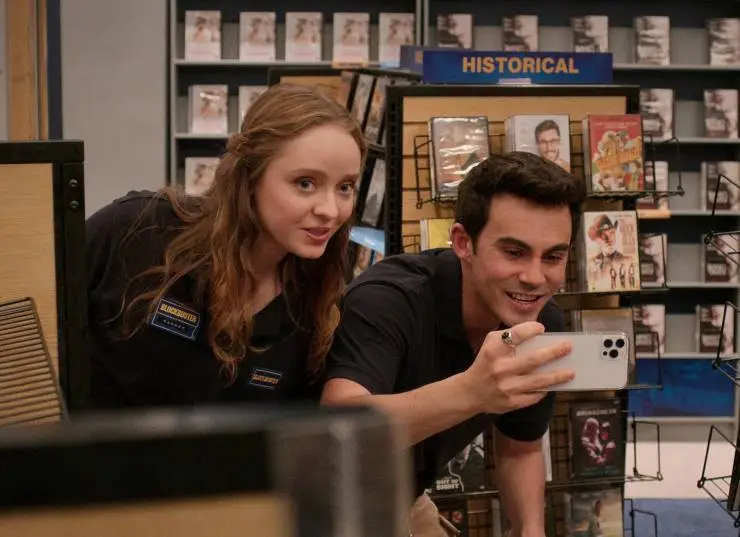 Магазин «Блокбастер» (2022) 1 сезон 1-8,9,10 серия скачать торрент бесплатно Магазин «Блокбастер» (2022) сериал 1-8,9,10 серию 1 сезона скачать торрент бесплатно