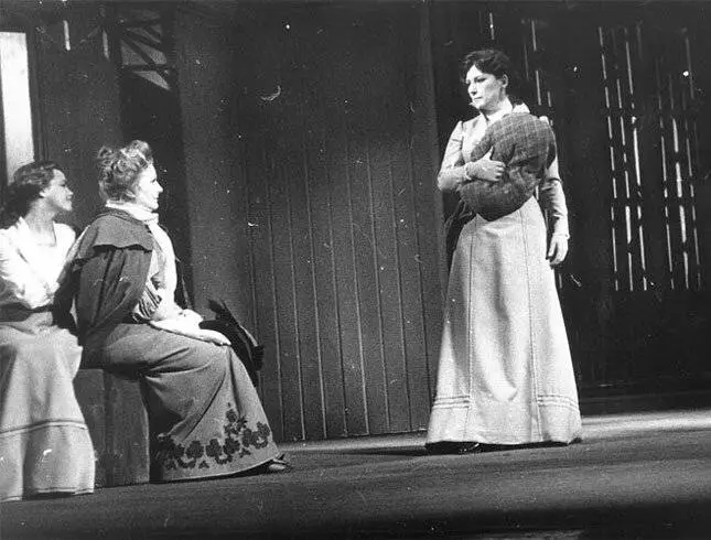 Вишневый сад (1983) 1 сезон 1-1,2 серия скачать торрент файл Вишневый сад (1983) фильм 1-1,2 серию 1 сезона скачать торрент файл